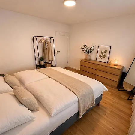 Asuites - In Lage - Duesseldorf Meerbusch Apartment